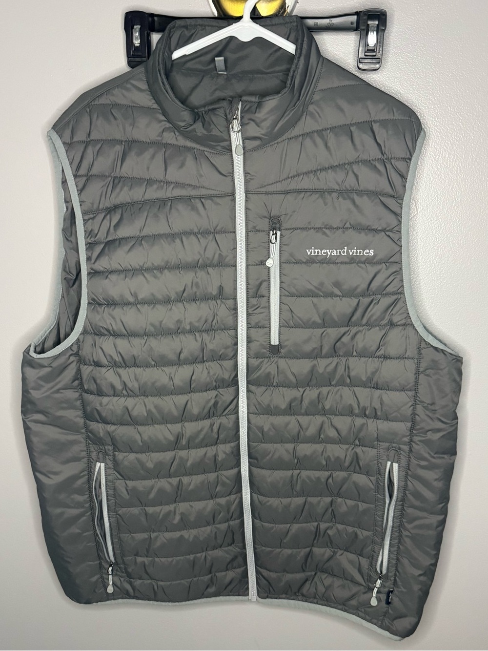 Vineyard Vines Vest Men's XL Gray Mountain Weekend Golf Puffer Full Zip